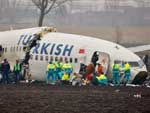 Um avio da companhia area Turkish Airlines caiu ao tentar aterrissar no aeroporto internacional de Schiphol, em Amsterd, na Holanda