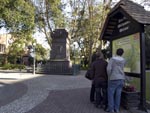 Praa Dr. Herclio Luz. Neste praa foi lanada a pedra fundamental do monumento comemorativo  chegada dos fundadores de Blumenau.