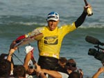 Kelly Slater celebrates with fans