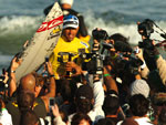 Kelly Slater celebrates with fans