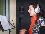 Dbora Finocchiaro gravando as vozes para o curta O Retorno de Saturno