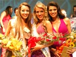 A Miss Blumenau 2010, Nadjara Koslowski, com a segunda e a terceira colocadas, Deyse dos Santos e Jaqueline Andrieti