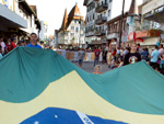 Desfile cvico rene 20 mil pessoas na Rua XV de Novembro, em Blumenau