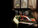 O taxista Carlos Alberto pegou um rapaz na Avenida Sertrio, que pediu para que ele lhe levasse at a Avenida A.J. Renner, Zona Norte