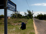 No meio de um bairro em Balnerio Prola, placas de rua indicam o local como Interpraias Sul.