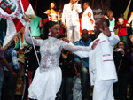 Casal de mestre-sala e porta-bandeira da escola Grande Rio, Darci e Roberta.