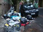 Leitor denuncia que h depsito de lixo na esquina das ruas Riachuelo e Rua General Portinho, na Capital.  um perigo para a sade pblico e desrespeito com os portadoras de necessidades especiais.