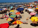 Sol forte e temperatura agradvel marcaram o ltimo dia do feriado nas praias do Rio Grande do Sul