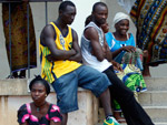 A populao ficou consternada com a tragdia que ocorreu com a delegao de Togo