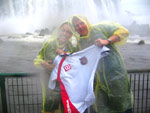 &quot;Eu e meu marido nas cataratas de Foz do Iguau com o xavamnte aonde for sempre&quot;. Lauren