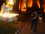 Casal Mrcio e Maria no Natal Luz em Canela 