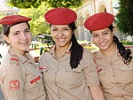 Daniele Souza, Beatriz Karmaluk e Marina Fortes 