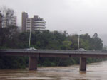 Avenida Beira Rio e o rio Itaja-au (um gigante adormecido)