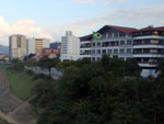 Rio Itaja-a e Prefeitura de Blumenau