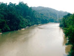 Rio Itaja-a, visto da Ponte dos Arcos.