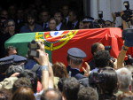 Corpo do escritor foi cremado durante cerimnia domingo durante cerimnia no cemitrio do Alto de So Joo, em Lisboa