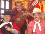 Nico Fagundes, Neto Fagundes e Lucio Yanel no Stio Tio Pan, em Viamo, RS