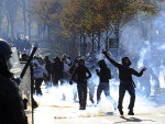 Sarkozy ordenou nesta quarta-feira, dia 20, a manifestantes liberao de depsitos de combustvel.