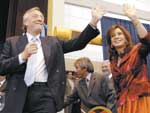 Aps deixar a presidncia, Nstor Kirchner apoiou a esposa, Cristina Kirchner, na disputa pela Casa Rosada 