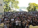 Na maior escola estadual de Santa Maria, o Col�gio Manoel Ribas, os alunos do turno da manh� foram reunidos no p�tio da institui��o